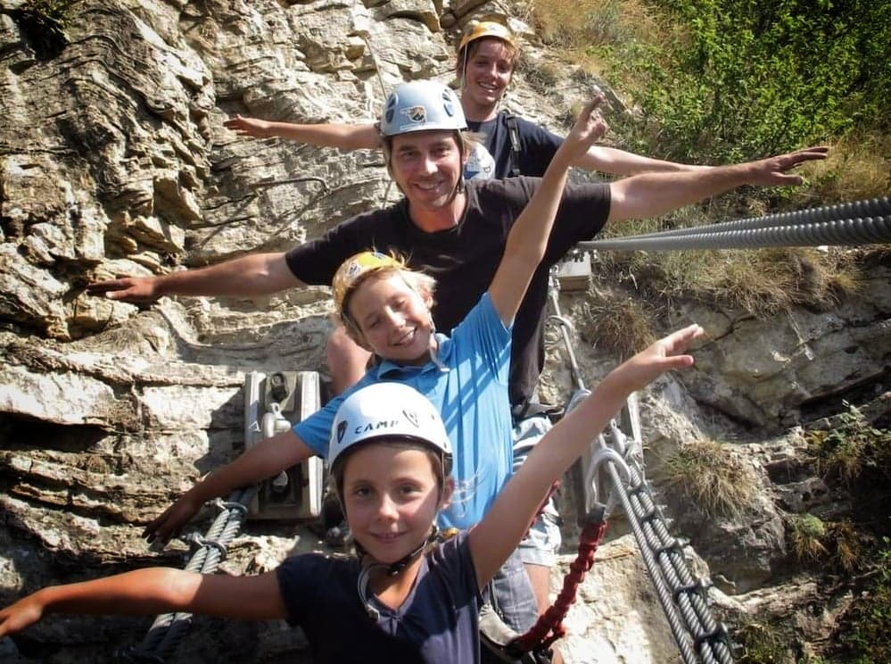 Famille à la Via Ferrata la Durance à Serre-Chevalier